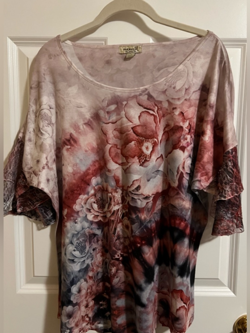 EUC one world floral top. Size L